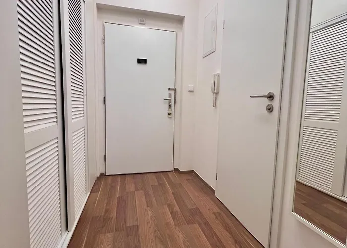 Modern Near Letnany Expo דירה פראג